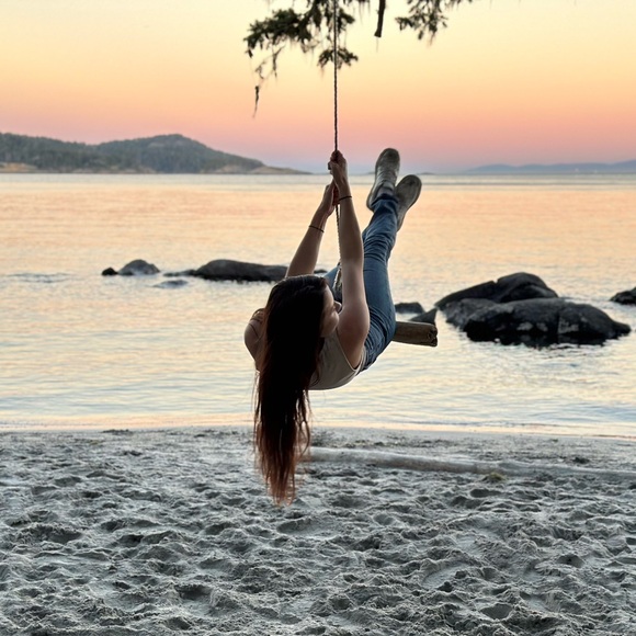 Meet your Posher, Van island pups - Picture 1 of 1